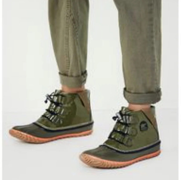 SOREL sz.6 Out And About Glow Waterproof Ankle Boots Booties Olive Green Outdoor - Picture 1 of 16
